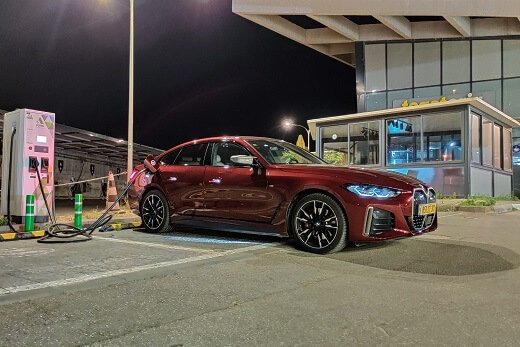 במוו i4 M50